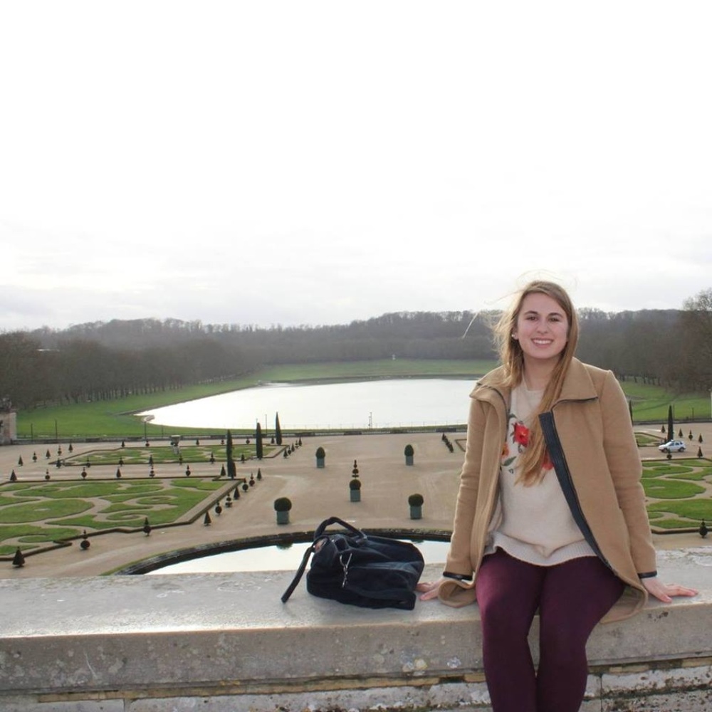 Meet your Posher, Larisa